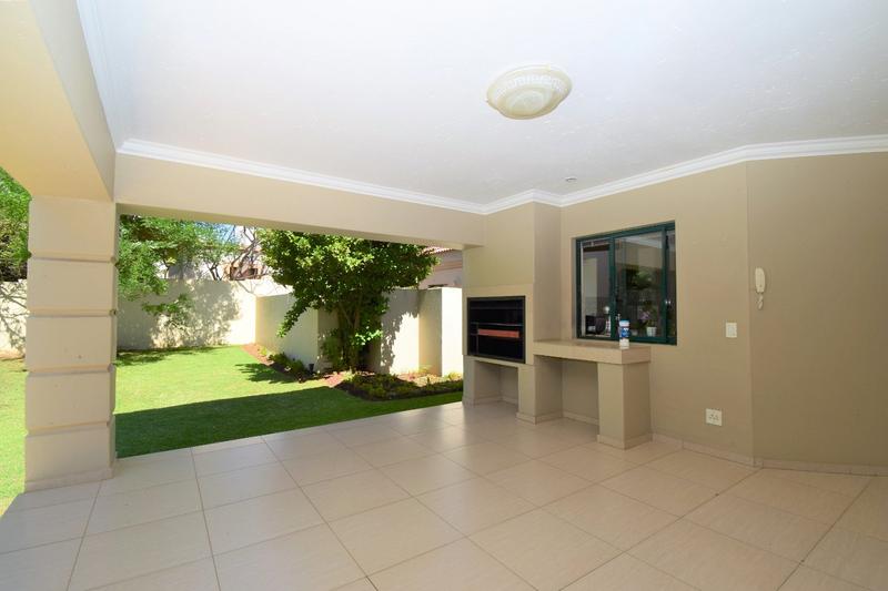 To Let 4 Bedroom Property for Rent in Dainfern Golf Estate Gauteng