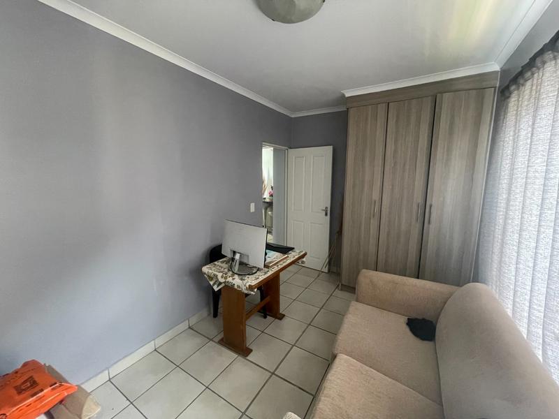 To Let 2 Bedroom Property for Rent in Ruimsig A H Gauteng