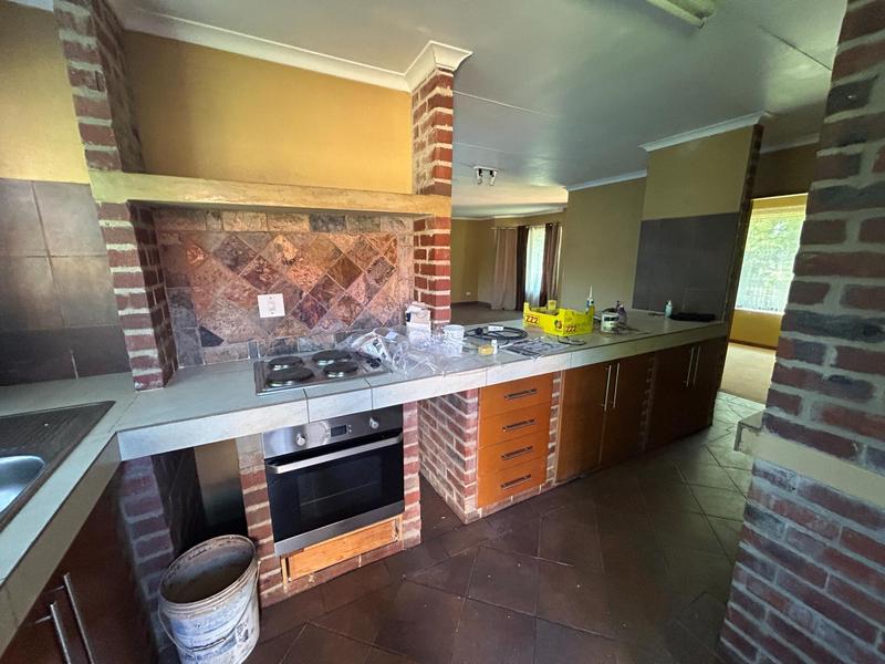 6 Bedroom Property for Sale in The Reeds Gauteng