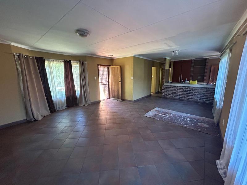 6 Bedroom Property for Sale in The Reeds Gauteng