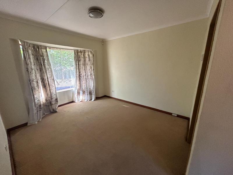 6 Bedroom Property for Sale in The Reeds Gauteng