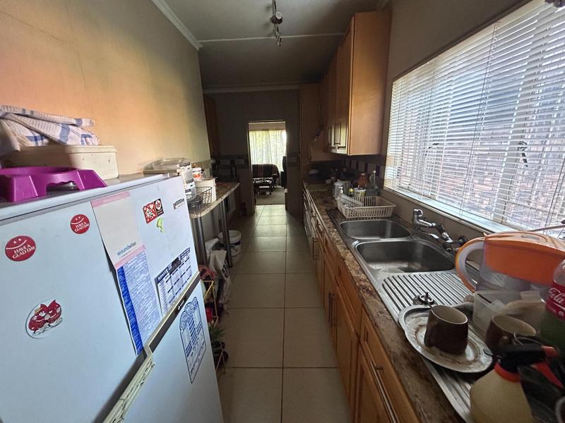 6 Bedroom Property for Sale in The Reeds Gauteng