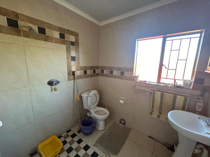 6 Bedroom Property for Sale in The Reeds Gauteng