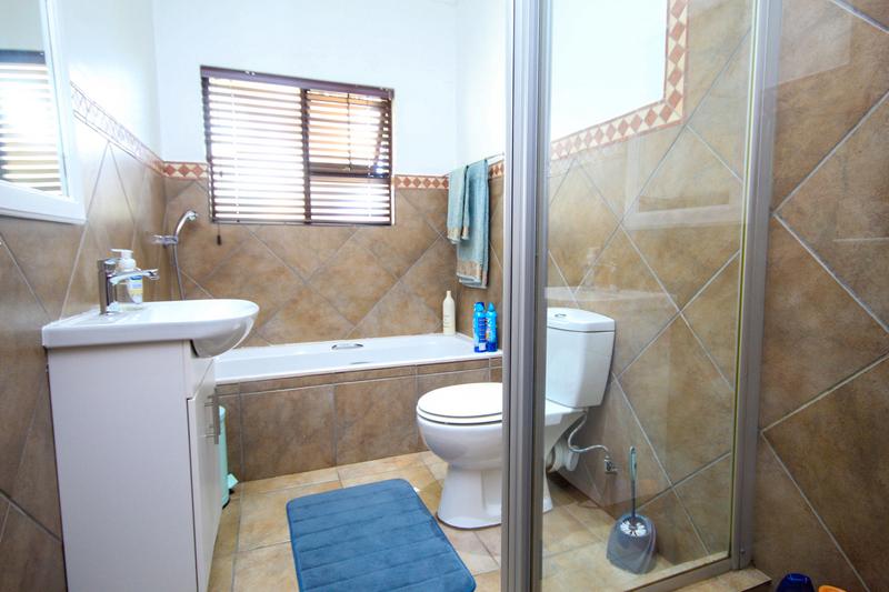 3 Bedroom Property for Sale in Amberfield Gauteng