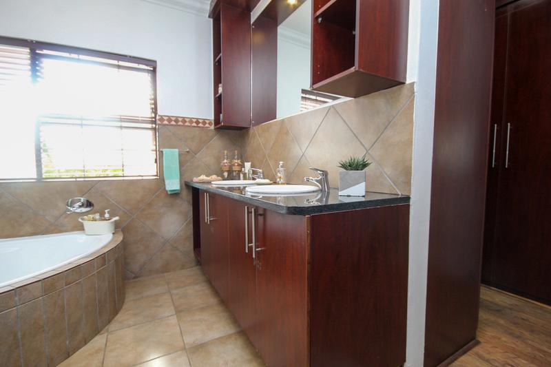 3 Bedroom Property for Sale in Amberfield Gauteng