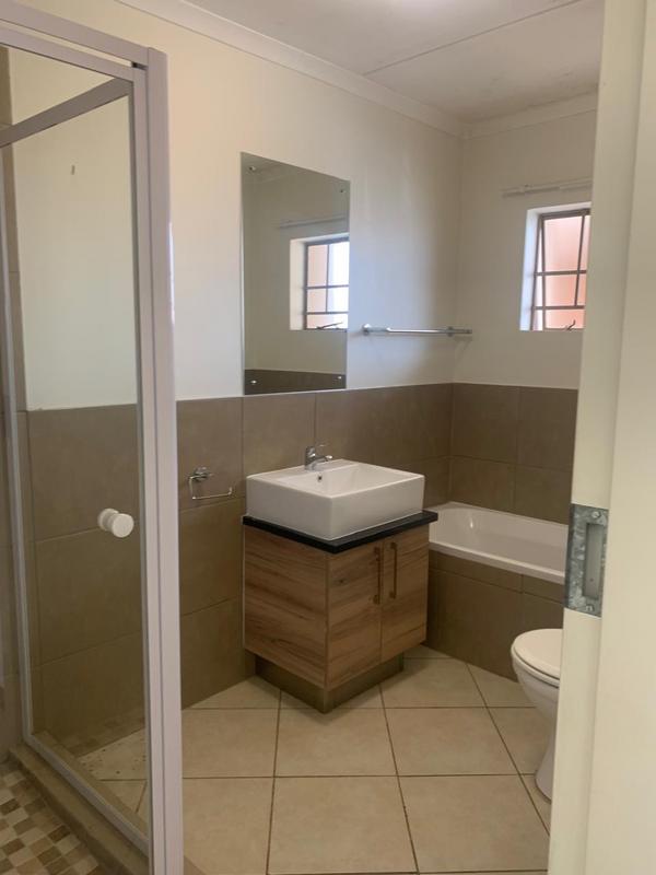 To Let 2 Bedroom Property for Rent in Monavoni A H Gauteng