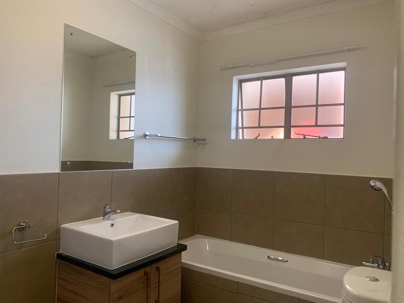 To Let 2 Bedroom Property for Rent in Monavoni A H Gauteng