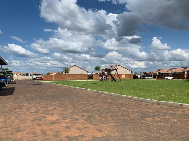 To Let 2 Bedroom Property for Rent in Monavoni A H Gauteng