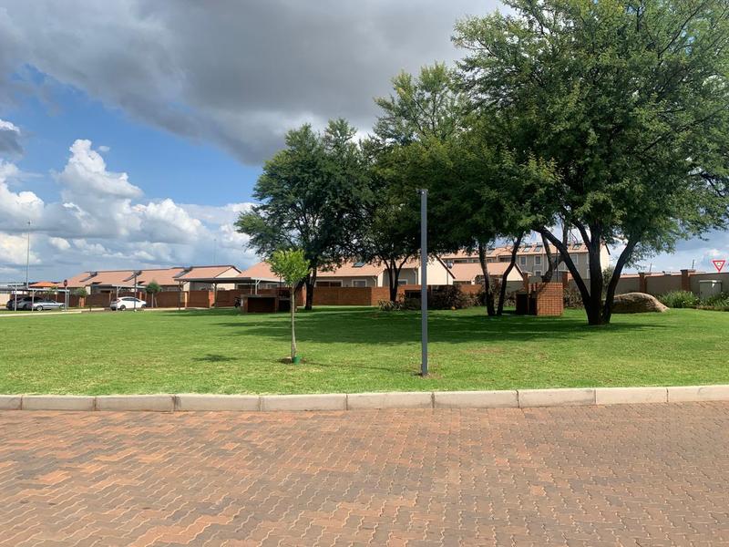 To Let 2 Bedroom Property for Rent in Monavoni A H Gauteng