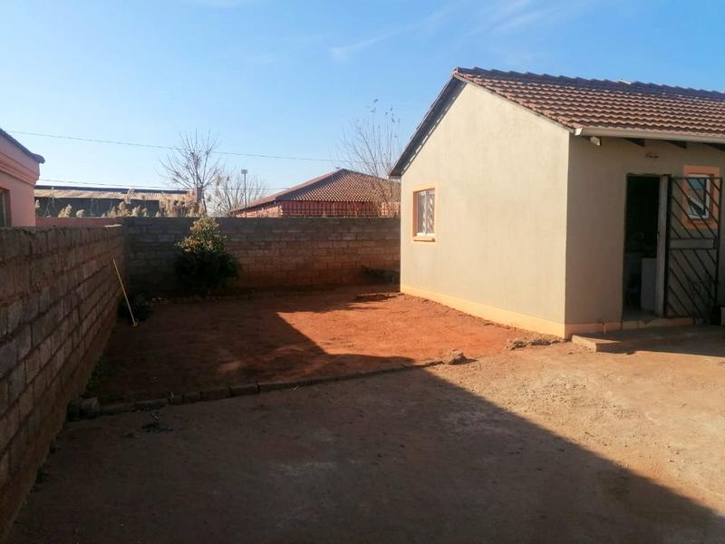 2 Bedroom Property for Sale in Mapleton A H Gauteng