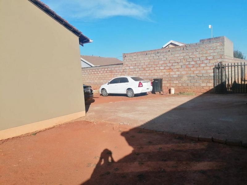 2 Bedroom Property for Sale in Mapleton A H Gauteng