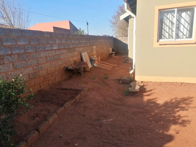 2 Bedroom Property for Sale in Mapleton A H Gauteng