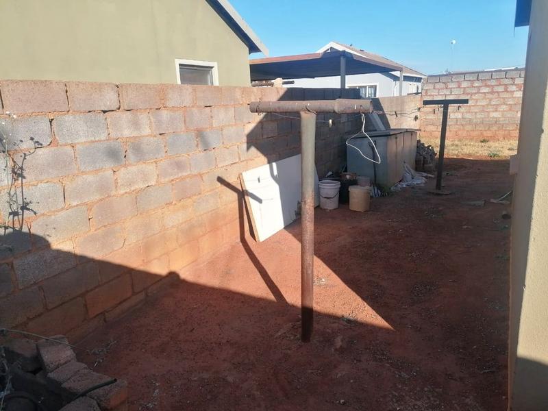 2 Bedroom Property for Sale in Mapleton A H Gauteng