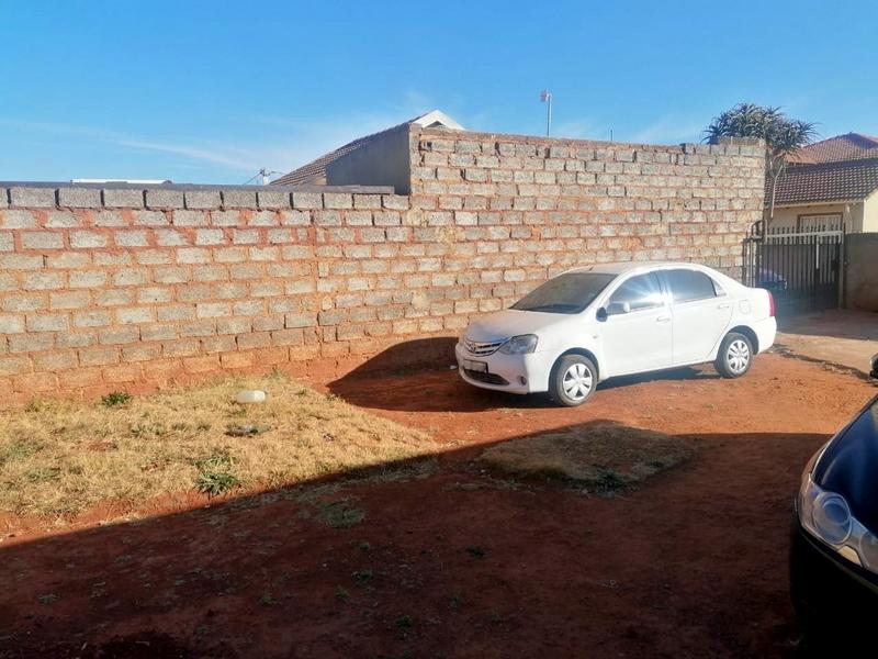 2 Bedroom Property for Sale in Mapleton A H Gauteng