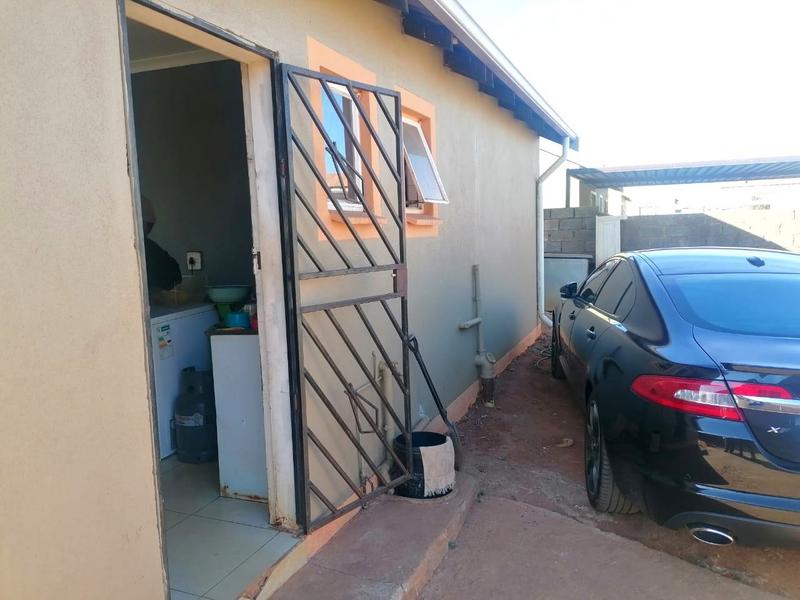 2 Bedroom Property for Sale in Mapleton A H Gauteng