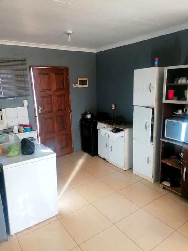 2 Bedroom Property for Sale in Mapleton A H Gauteng