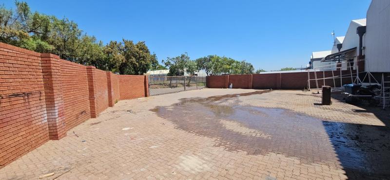 To Let commercial Property for Rent in Randjespark Gauteng