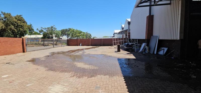 To Let commercial Property for Rent in Randjespark Gauteng