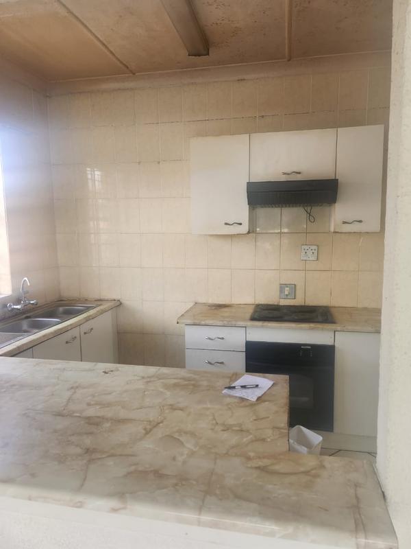 To Let 2 Bedroom Property for Rent in Forest Hill Gauteng