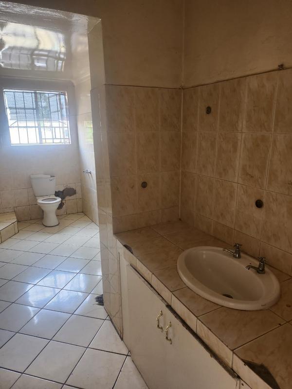 To Let 2 Bedroom Property for Rent in Forest Hill Gauteng