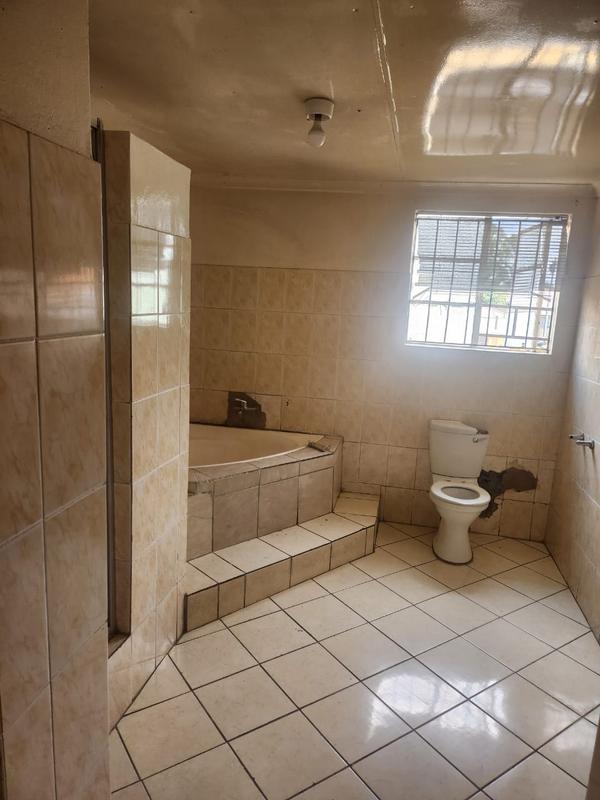 To Let 2 Bedroom Property for Rent in Forest Hill Gauteng