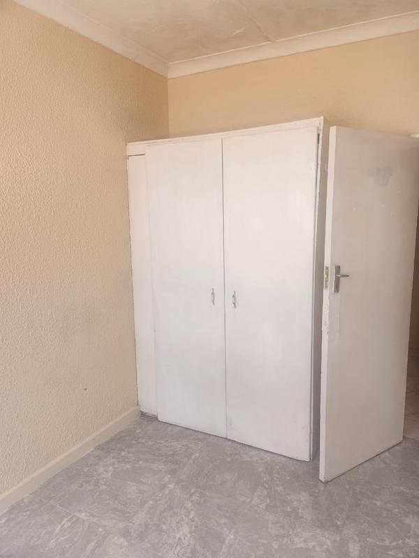 To Let 2 Bedroom Property for Rent in Forest Hill Gauteng