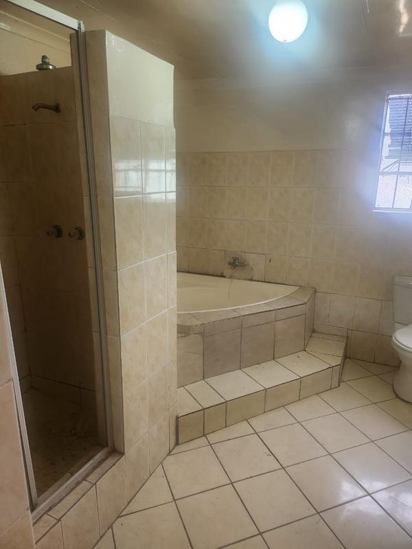 To Let 2 Bedroom Property for Rent in Forest Hill Gauteng