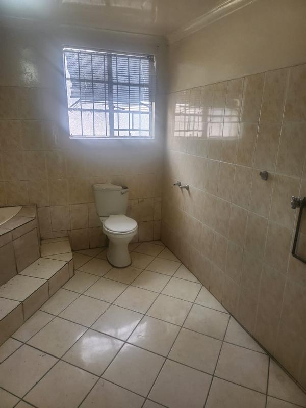 To Let 2 Bedroom Property for Rent in Forest Hill Gauteng