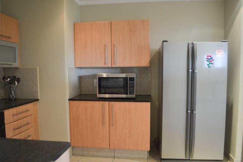 To Let 2 Bedroom Property for Rent in Sandhurst Gauteng