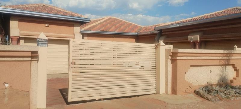 To Let 4 Bedroom Property for Rent in Soshanguve Gauteng