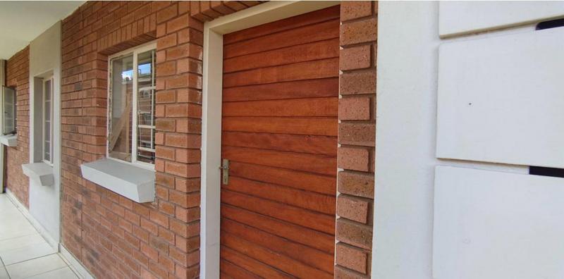 2 Bedroom Property for Sale in Monavoni Gauteng