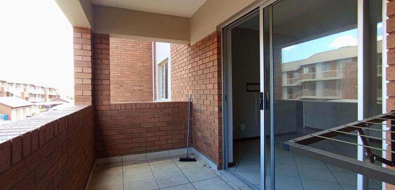 2 Bedroom Property for Sale in Monavoni Gauteng