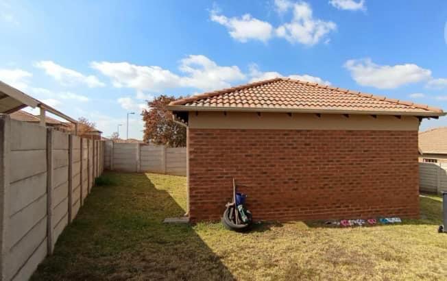 2 Bedroom Property for Sale in Thatch Hill Estate Gauteng