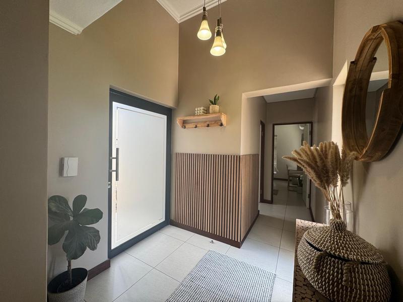 5 Bedroom Property for Sale in Midstream Ridge Gauteng