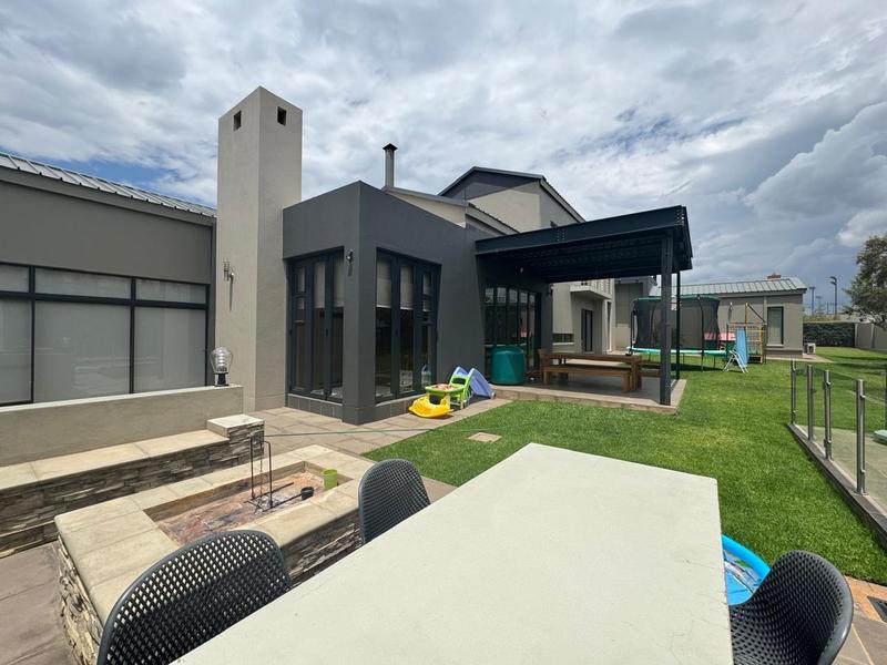 5 Bedroom Property for Sale in Midstream Ridge Gauteng