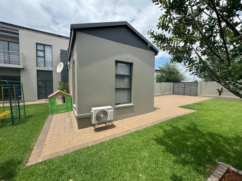 5 Bedroom Property for Sale in Midstream Ridge Gauteng