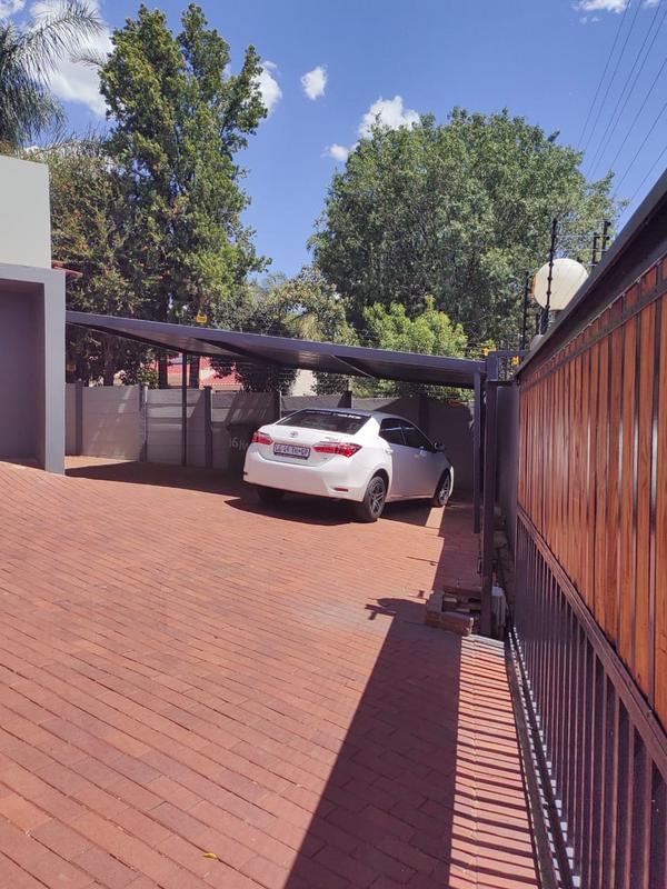 4 Bedroom Property for Sale in Strathavon Gauteng