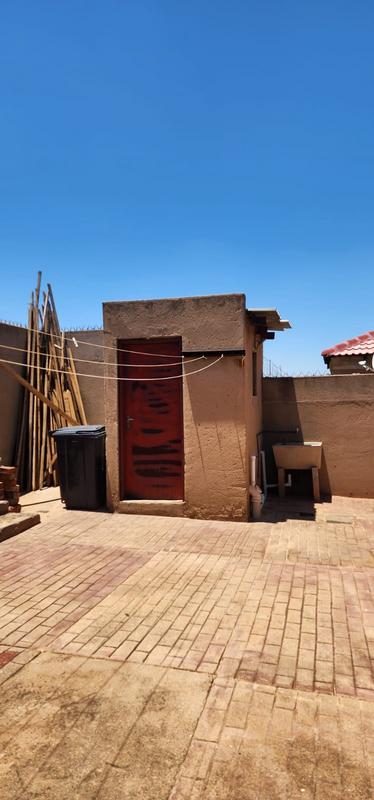 3 Bedroom Property for Sale in Rosslyn Gauteng