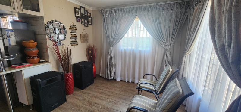 3 Bedroom Property for Sale in Rosslyn Gauteng