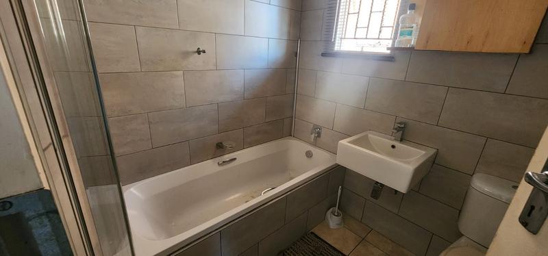 3 Bedroom Property for Sale in Rosslyn Gauteng