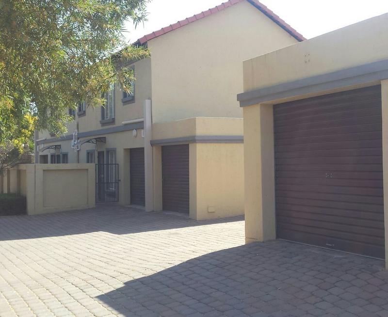 2 Bedroom Property for Sale in Annlin Gauteng