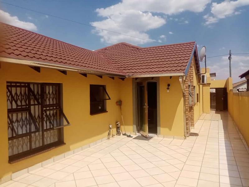 3 Bedroom Property for Sale in Siluma View Gauteng