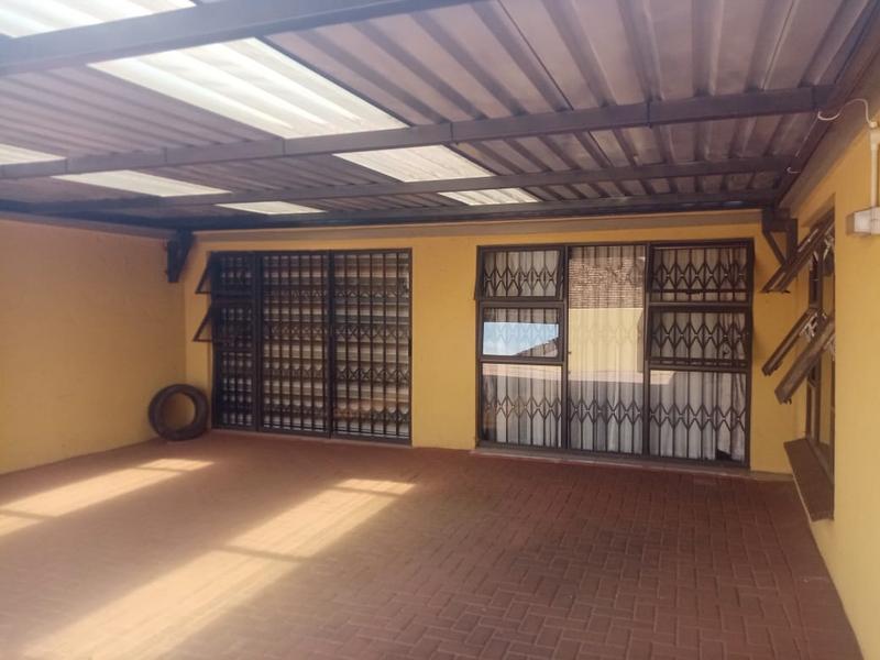 3 Bedroom Property for Sale in Siluma View Gauteng