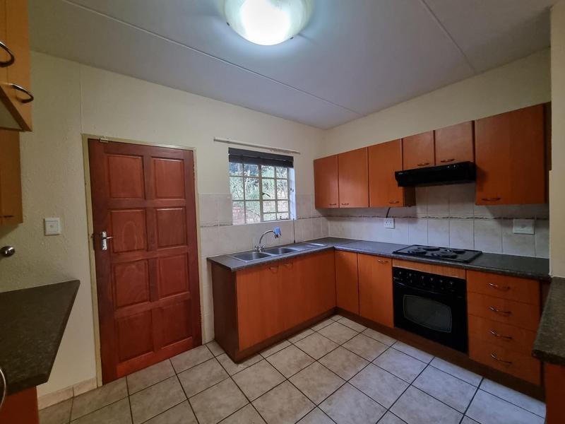 2 Bedroom Property for Sale in Wilgeheuwel Gauteng