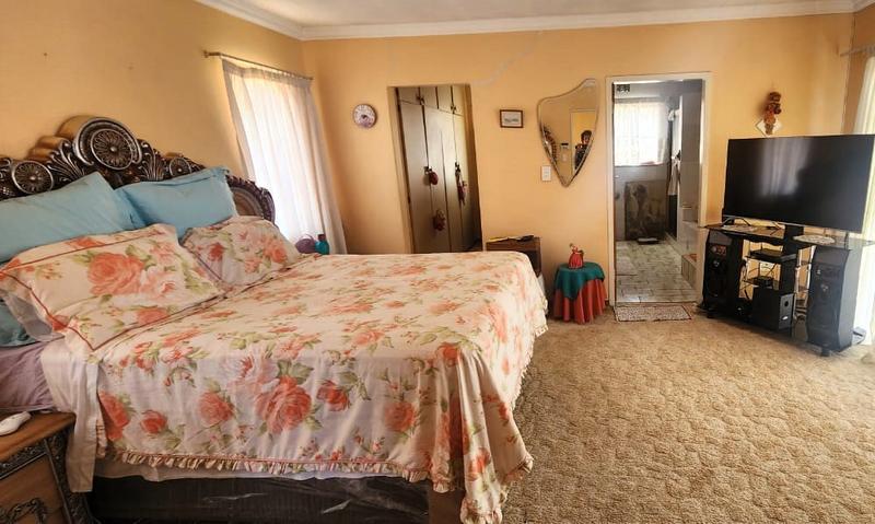 6 Bedroom Property for Sale in Lambton Gauteng