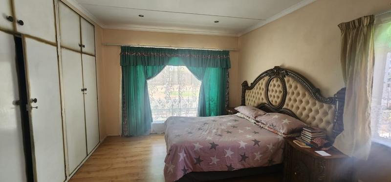 6 Bedroom Property for Sale in Lambton Gauteng