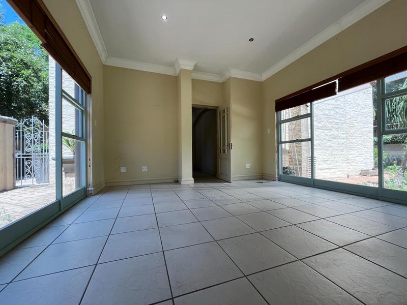 To Let 4 Bedroom Property for Rent in Waterkloof Ridge Gauteng