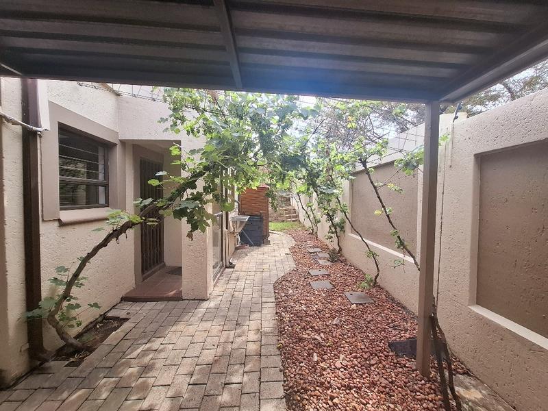 To Let 3 Bedroom Property for Rent in Sunninghill Gauteng