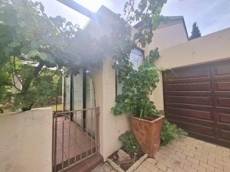 To Let 3 Bedroom Property for Rent in Sunninghill Gauteng