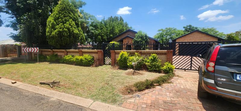 3 Bedroom Property for Sale in Theresa Park Gauteng